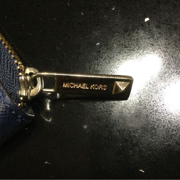 MICHAEL KORS Wristlet  - Picture 10 of 13